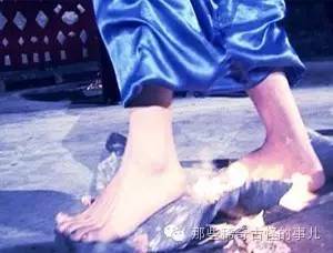 揭秘湘西巫术--情蛊,真的能够让人魂牵梦萦,爱得死去活来?