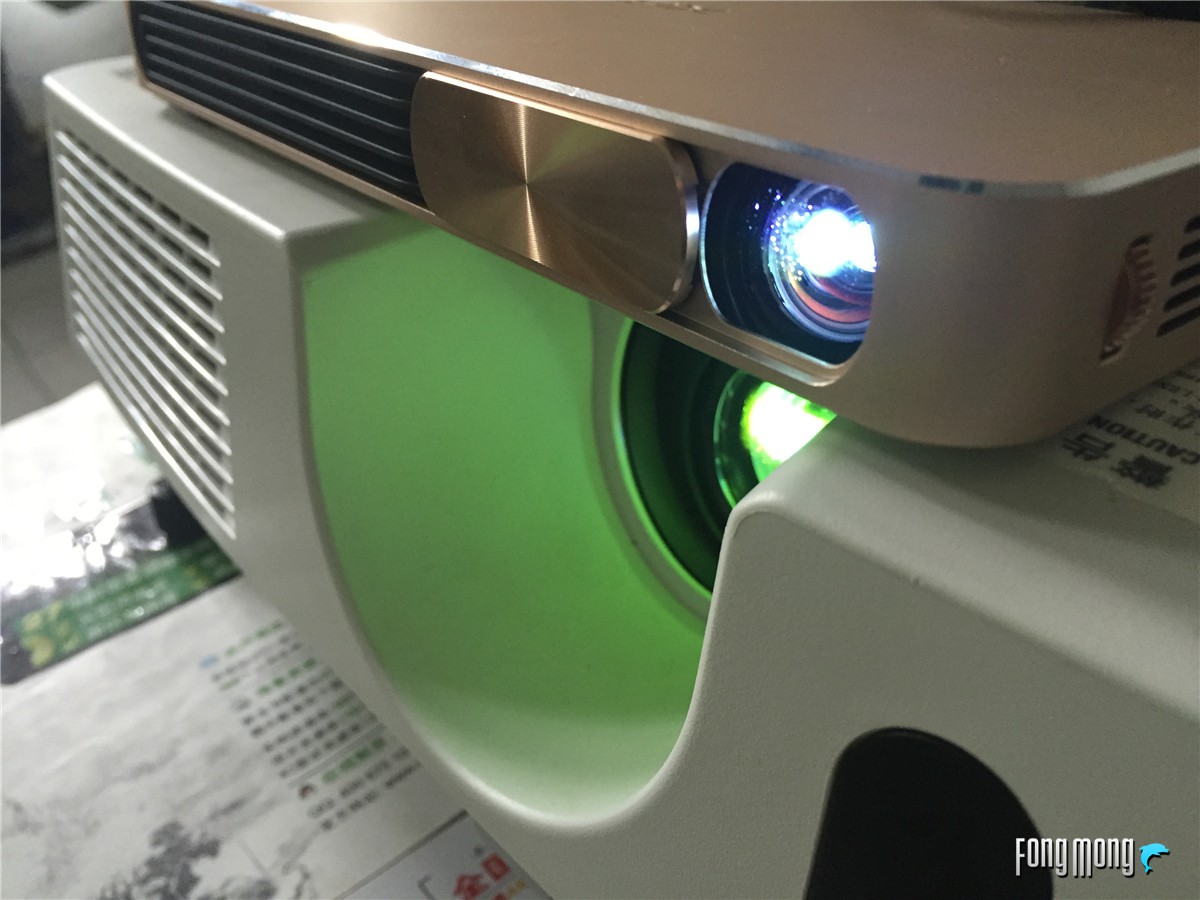 极米z4爵色投影仪是金色的么,极米z4x观影效果怎么样