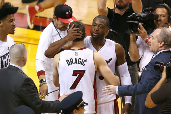 今日头条的奇葩说,奇葩说最近一期视频