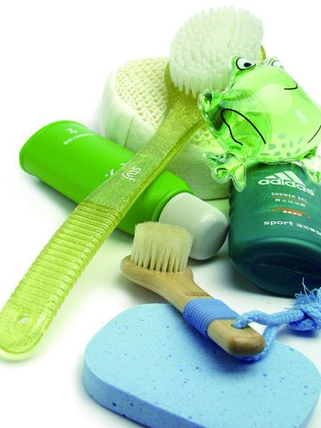 背部长痘痘如何内调,背部痘痘反复长不停如何正确祛痘