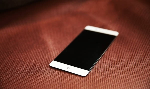 比三星S7更炫酷，加持双摄和无边框的nubiaZ11来了？