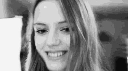 面部驻颜粉底,驻颜粉底跟普通粉底区别