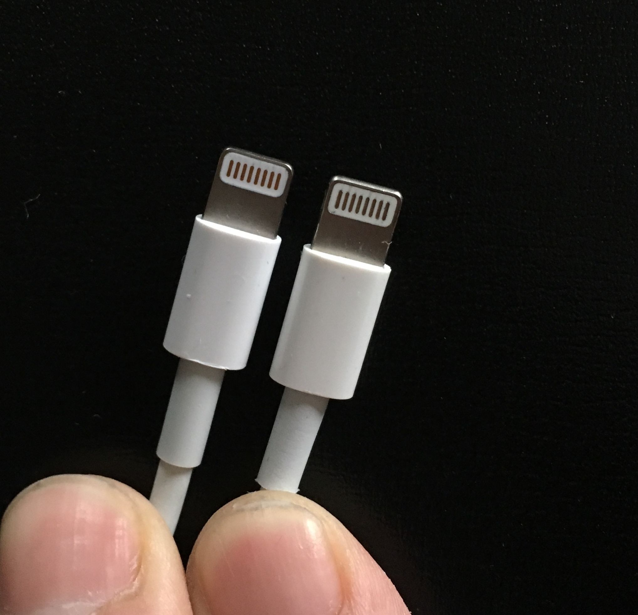 山寨苹果充电器世界第一,手机耳机充电器之类的批发市场