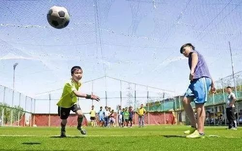 「关于教练」训练中如何让孩子真正的爱上足球？