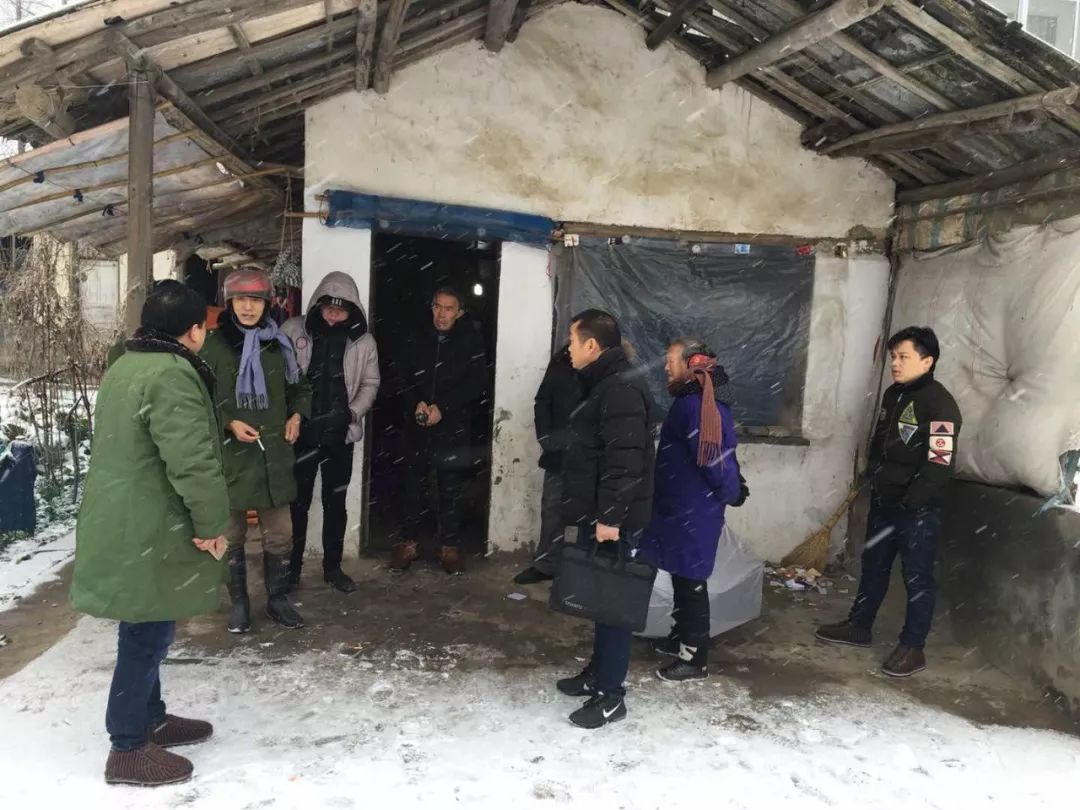 蜀黍出警后收到甜蜜礼物,警察蜀黍收到礼物