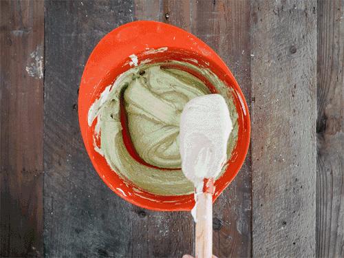 吃巧克力马卡龙冰淇淋三明治,哈根达斯牛奶太妃三明治冰淇淋