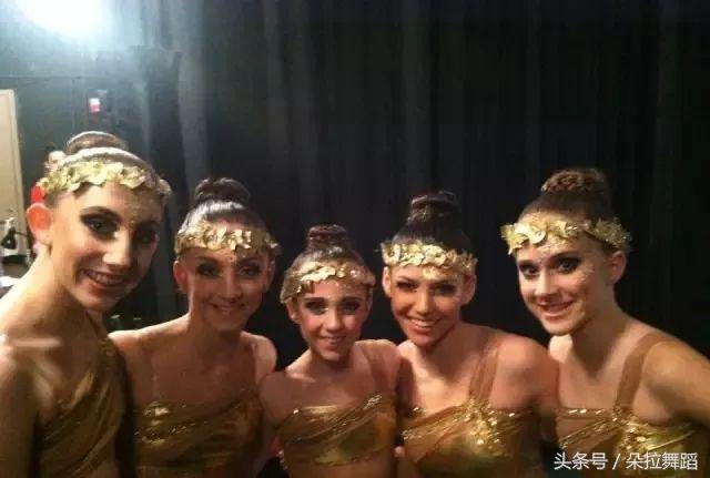 想代言耐克紧身裤，要够酷、还要会跳舞！不信你看她