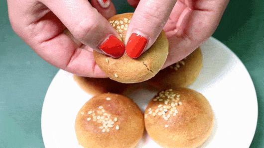 送礼就送鲜花饼,送礼送嘉华的鲜花饼