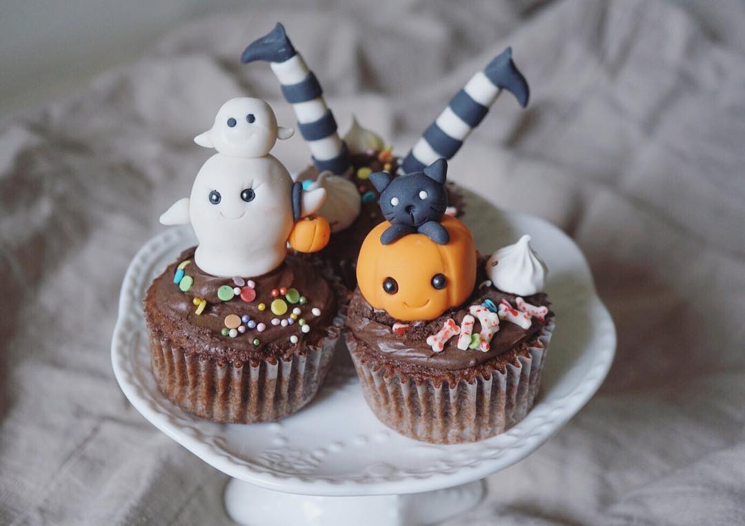 她用蛋糕，做了一个迪士尼亲友团