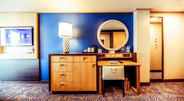 莲二爷美轮环邮——11姑娘的皇家海洋量子号公海飘荡日志