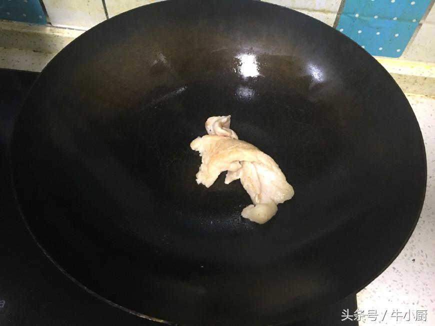 大厨教你如何把铁锅变成不粘锅,只需一招铁锅秒变不粘锅