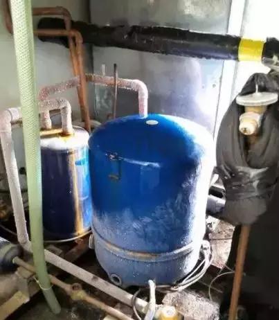 保鲜库压缩机结霜什么情况正常,冰箱压缩机回气管结霜怎么解决
