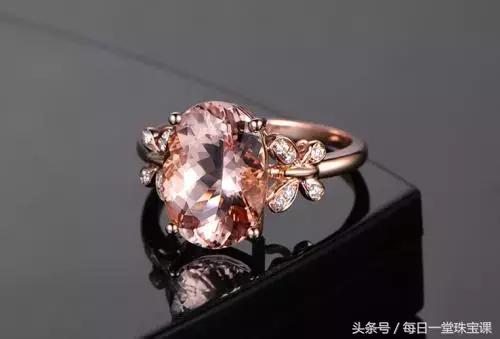 女人过了30这三种首饰不要戴,女人过了30岁必须投资的4样东西