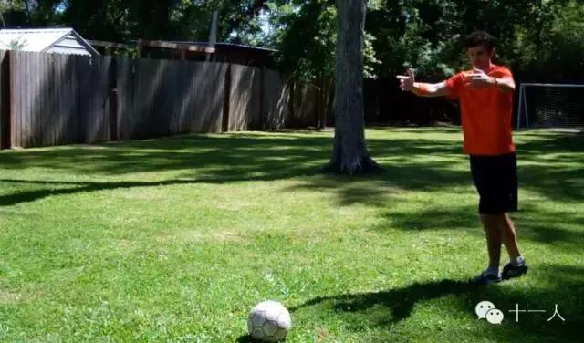 足球弧线球击球点和击球部位,足球基础动作教学视频大全