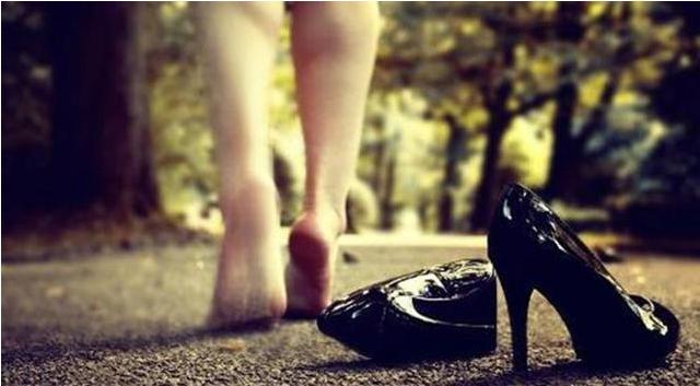 腿粗是不是因为不够瘦,腿粗鞋子穿不上吐槽