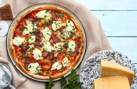 芝士味超级浓郁的披萨推荐,南京必打卡的餐厅栖霞区