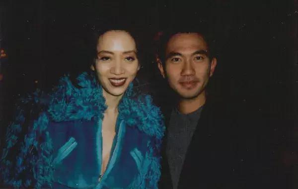 他是刘德华的*用御**词人，过年你一定会唱他的歌！