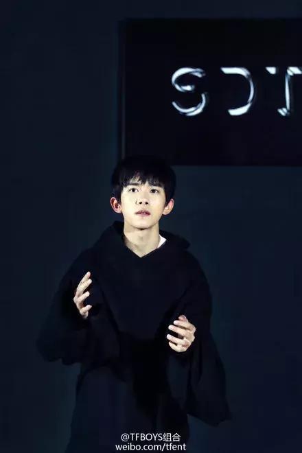 魔法城堡tfboys易烊千玺solo,易烊千玺个人舞台solo舞蹈