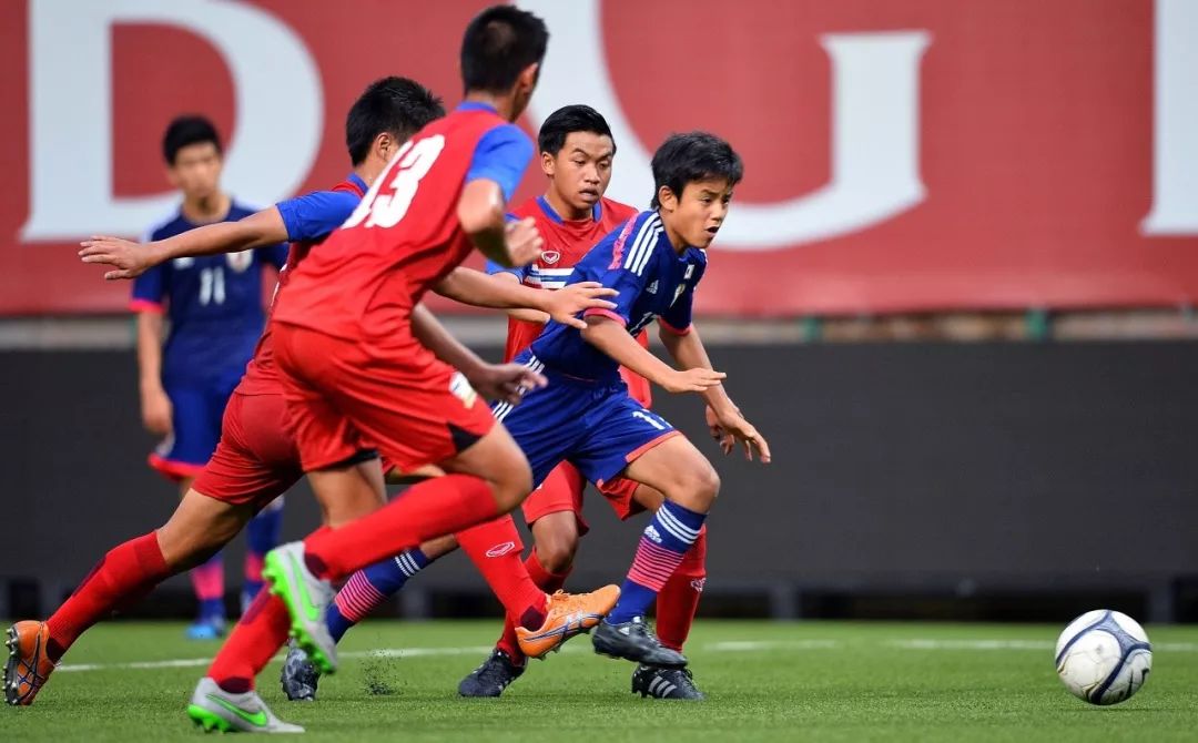 梅西10年势在必得,10岁梅西