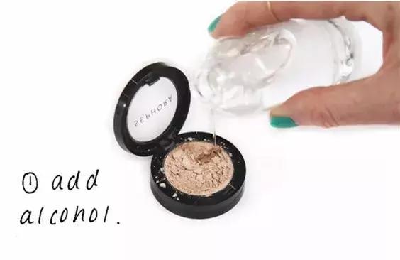 最简单修复断掉的口红,粉底液和口红断了该怎么修复