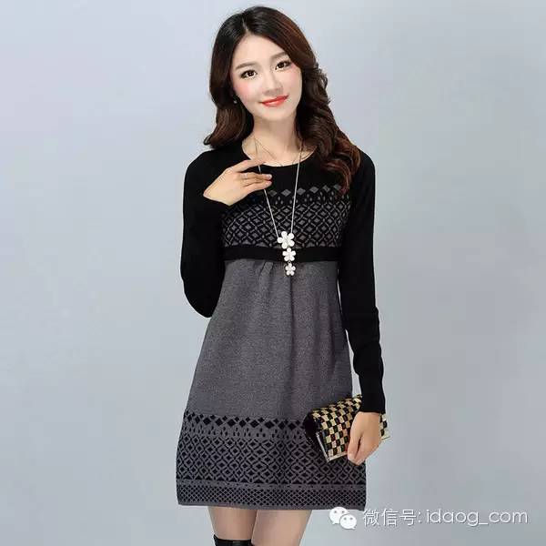 女孩衣橱里必不可少的一款舒适打底衫