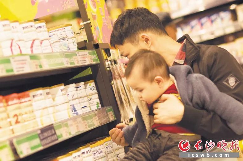 “史上最严”婴幼儿配方奶粉新政实施,长沙产乳粉抽检合格率100%