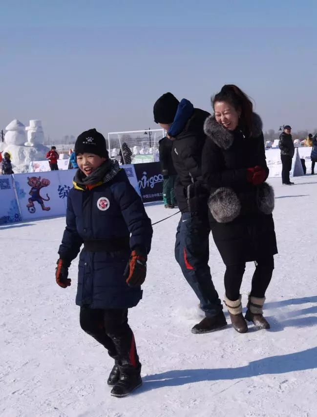 冰天雪地亲子活动,冰雪亲子活动视频