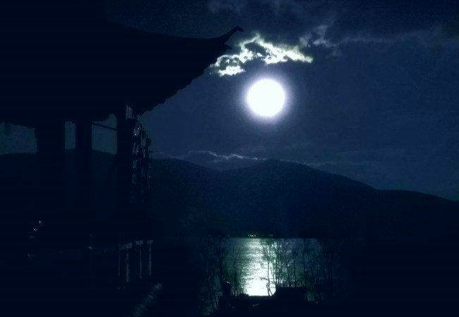 大理白月光,大理白色月光