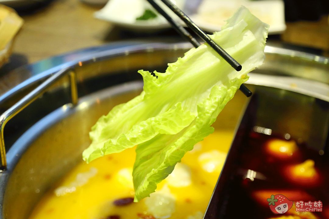 首家会发光的水晶烤鱼，会起飞的火锅自带霸气特效，打响2月第1战