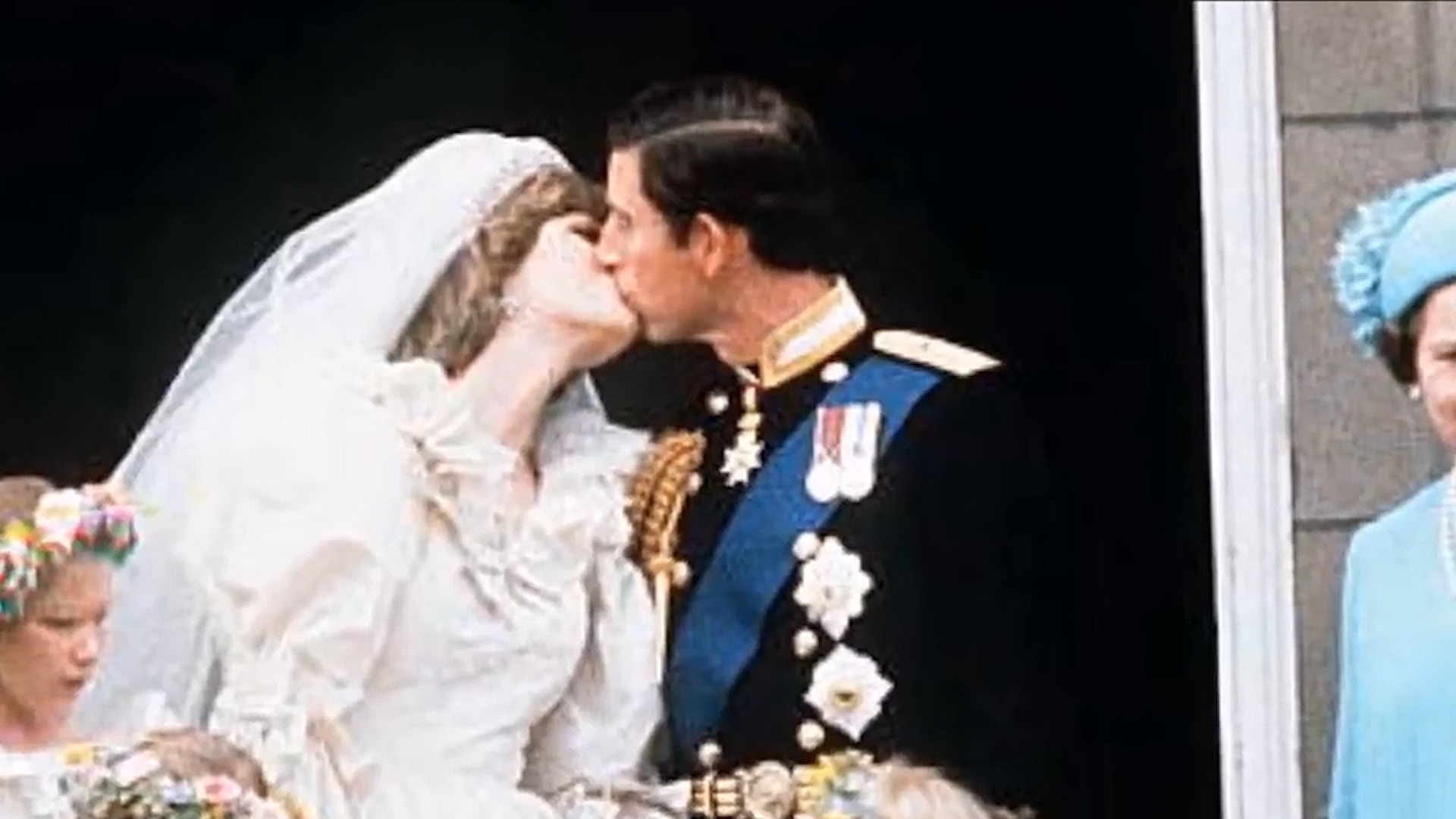 结婚选到意义非凡的钻戒,心形钻戒婚戒怎么选怎么订