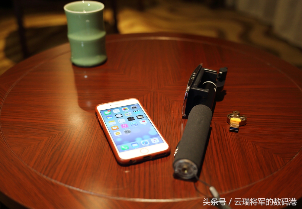 摄影用自拍杆技巧,手机自拍杆怎么连接手机拍照