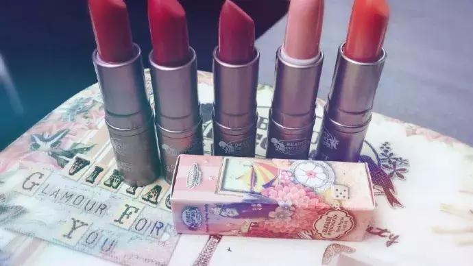 这个几十块的口红，谁用都说好，涂起来和纪梵希、香奈儿不相上下