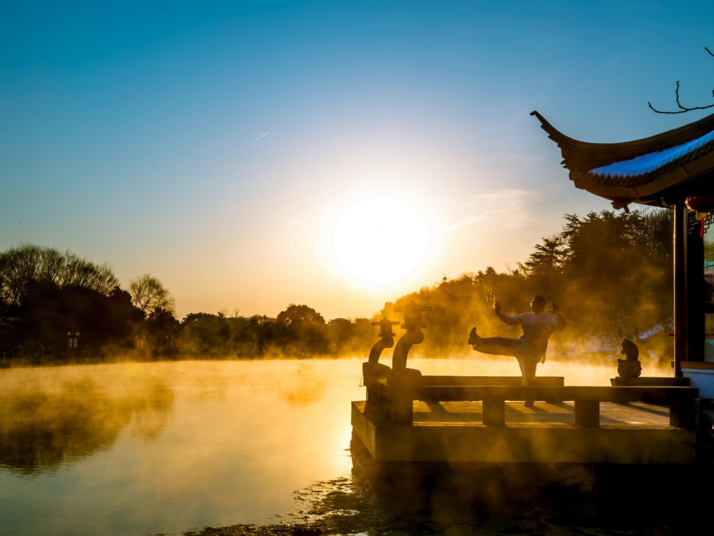 珍珠泉的水韵游览,雪中珍珠泉宛若仙境
