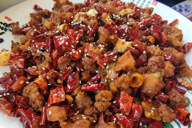 原来好多热门苍蝇馆子的干货，都可以抽真空、当特产带走！