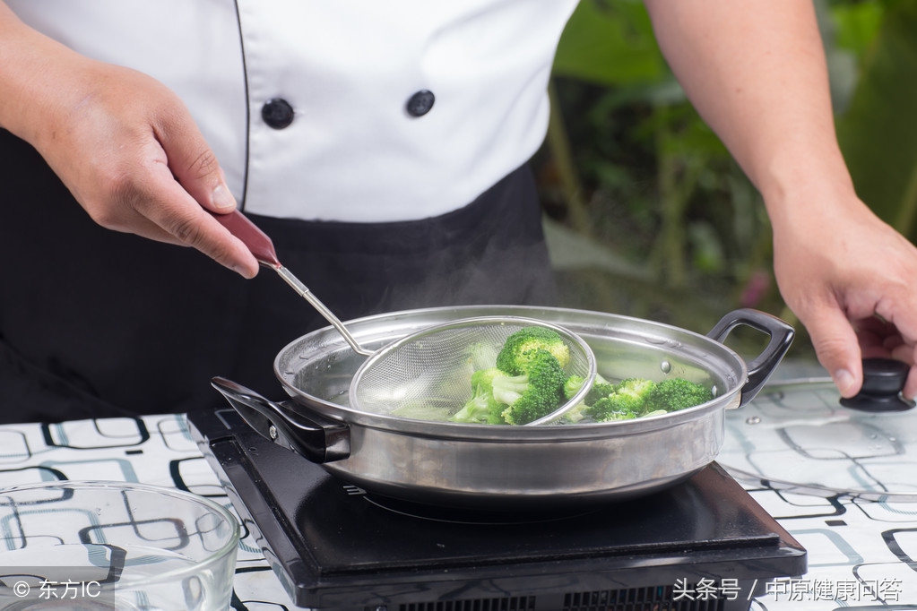 小孩子被热水烫伤了不给妈妈看,宝宝腿开水烫伤涂药后怎么包裹