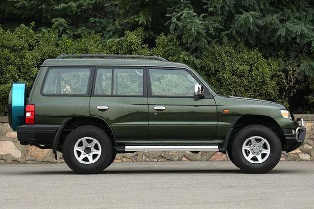 诞生于军工厂，仅卖11万，有人将它比作国产霸道，砸锅卖铁也要买