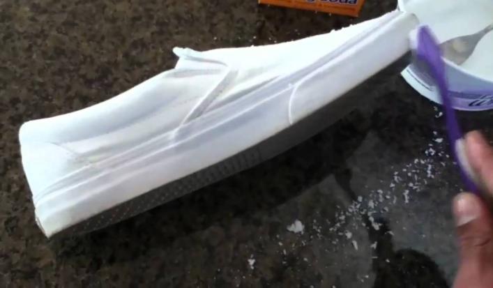 生活百科:四种居家小窍门,小苏打可用来清洗运动鞋