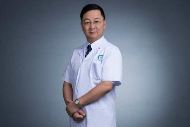 这10个直男医生，刚刚捧走了深圳医疗的年度大奖