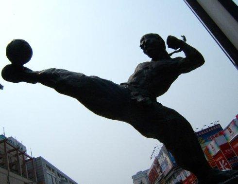 足球与中国的蹴鞠有什么关系,中国古代有蹴鞠为什么足球不行