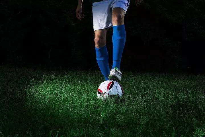 立咕运动杯全民足球联赛,深圳市公仆杯足球赛开赛