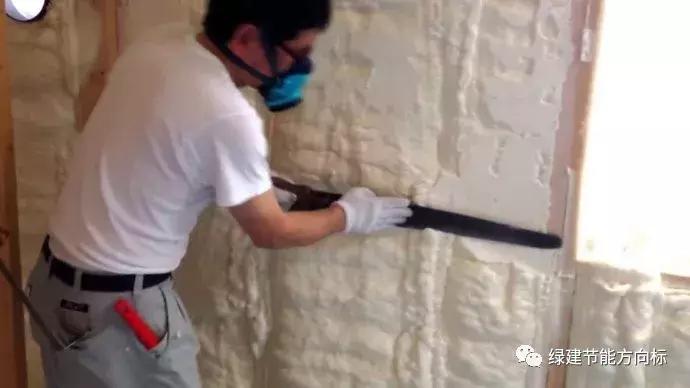 房间里特别冷而且很潮湿如何保温,顶楼冬天太冷怎么做保温