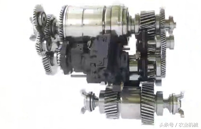 拖拉机无级变速最新技术,拖拉机全动力换挡和无级变速区别