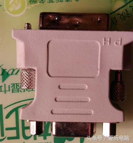 一台电脑配2个显示器不同内容,一台电脑接两个显示器分屏