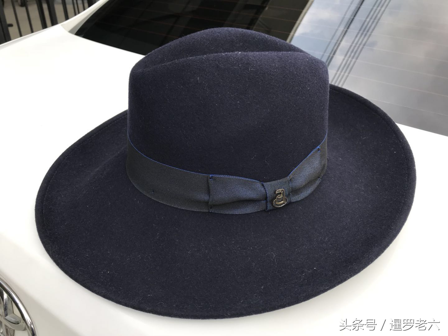 媳妇在泰国买了顶“帽子”，八百多元，还是纯羊毛！这是啥牌子？