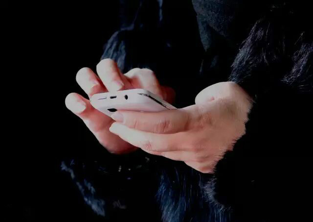 丈夫给妻子打电话妻子直接挂断,丈夫给妻子打电话报警