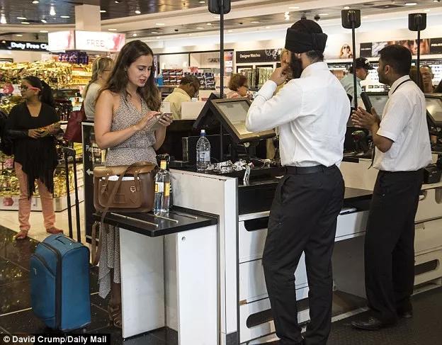 留学生回国免税店优惠政策,日媒曝光免税店坑骗中国游客