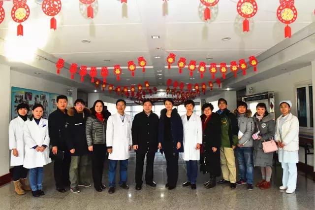 今天，小编带您去转转，看看北医三院里的年味儿