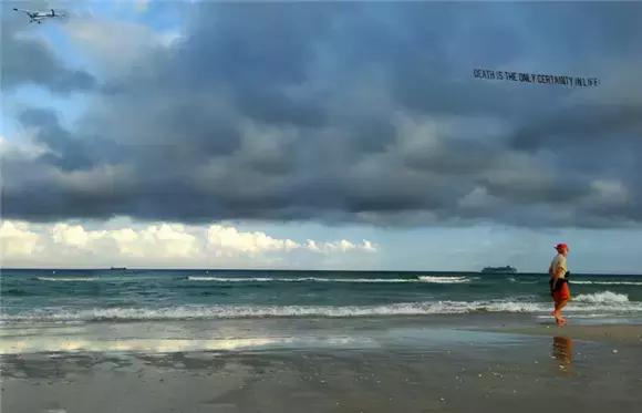 他把12个前女友都做成了高跟鞋？到底是真的假的