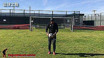 花式技巧之胸部吸球教学