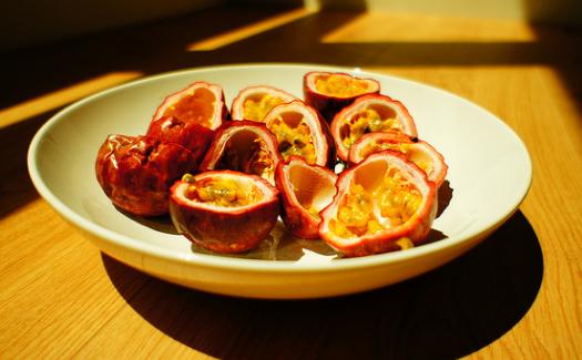 百香果如何吃才是正确的,百香果怎么吃有何功效